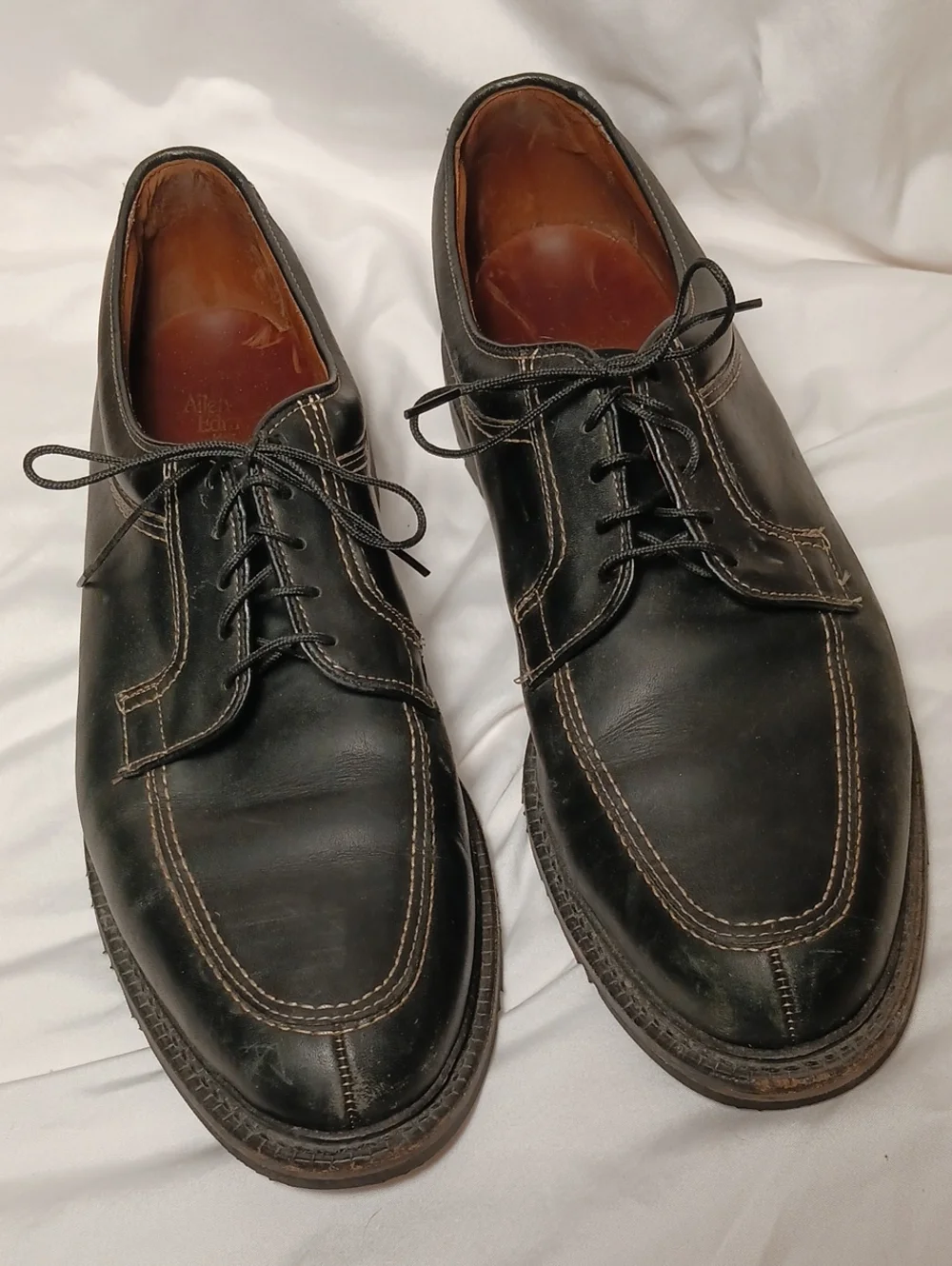 Allen Edmonds Black Leather Derby Shoes with Contrast Stitching